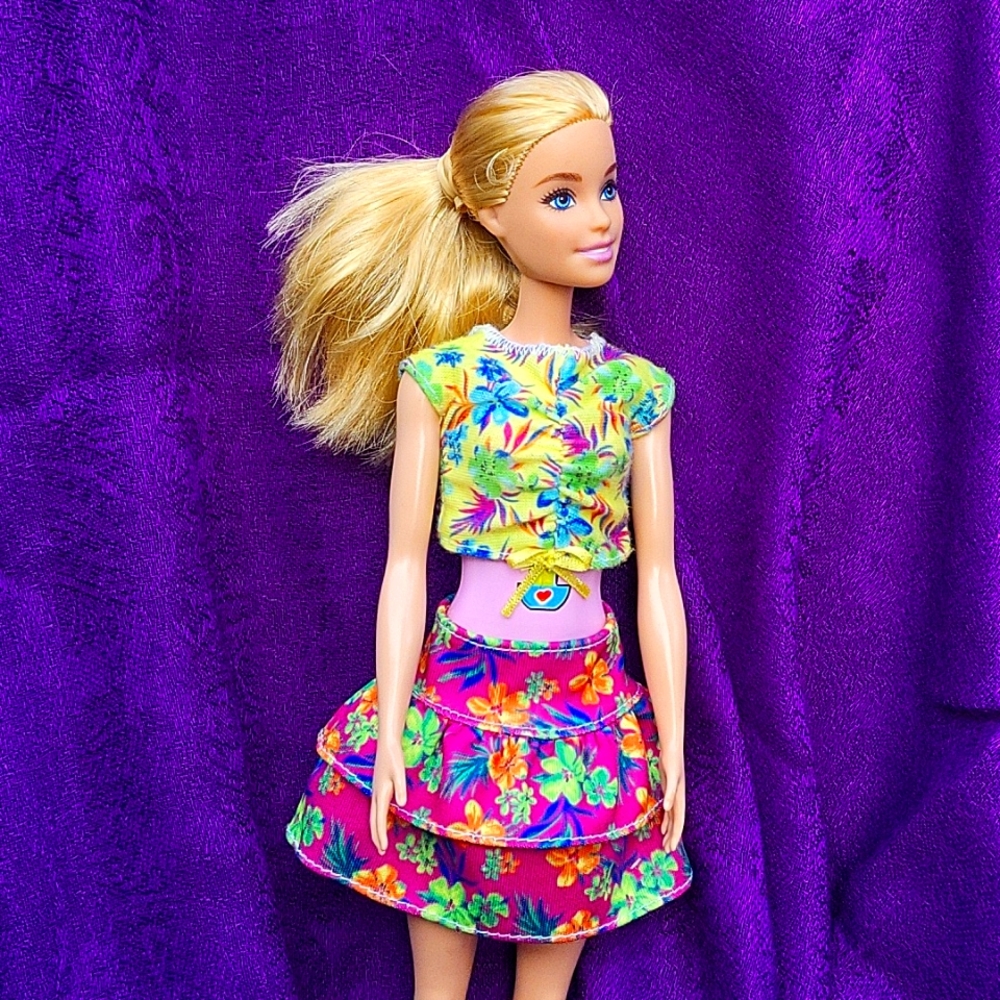 2019 Pool Party Barbie with Tropical Outfit